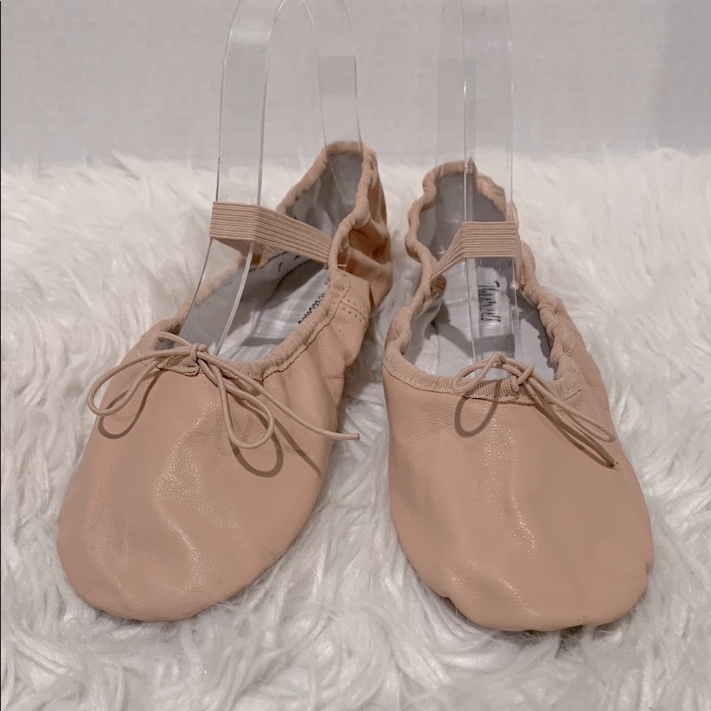 🟢3 for $20—-THEATRICALS Ballet Shoes in Pink Leather NWOT size 7